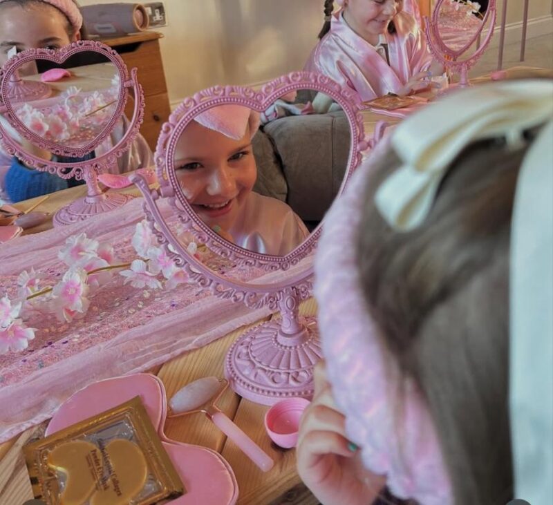 Mini Madams, Pamper Parties gallery image 6